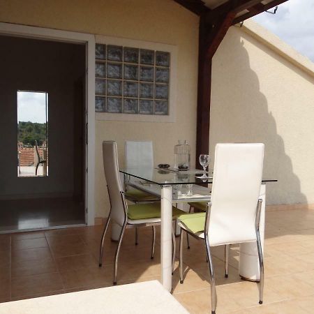 Villa Ujoli Splitska Exterior foto